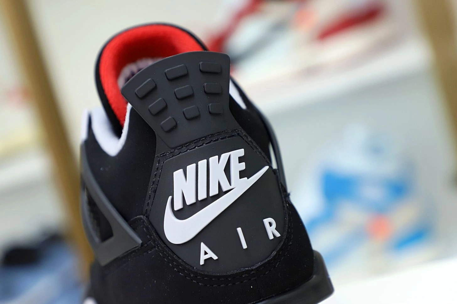AIR 'BRED' 2019 JORDAN 4 RETRO OG 0718